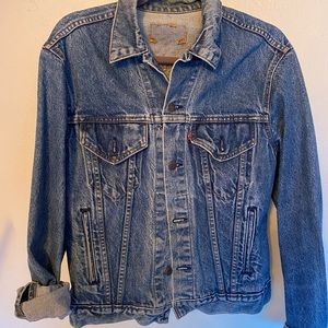 Vintage Levi’s jean jacket. L
